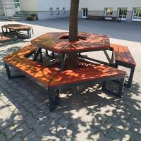 urbani mobilijar oko drveta